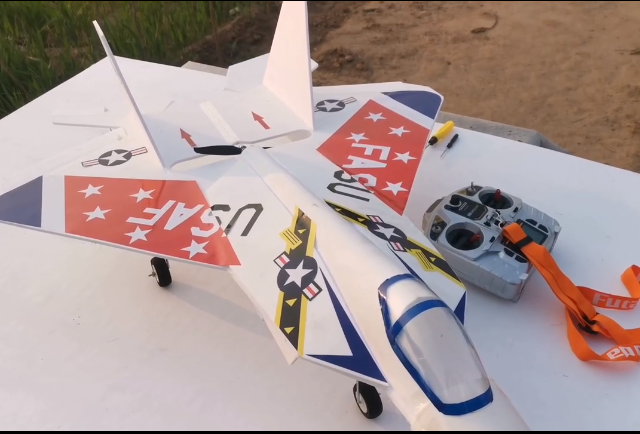 mc7遥控@F22像真机起飞前自动平衡系统检测、飞行指导视频，一键返航飞行指导教程